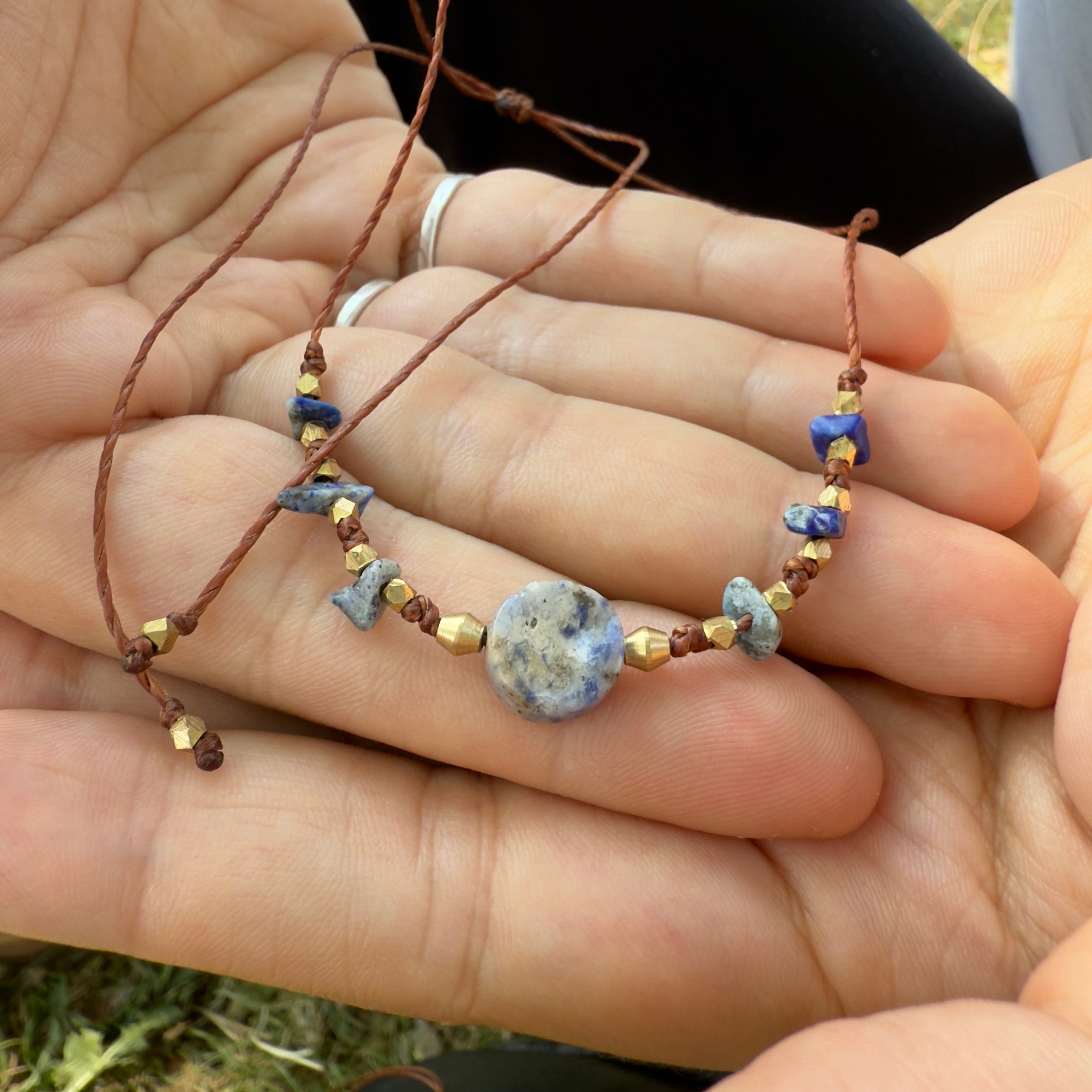 Edelsteinkette mit Messingperlen