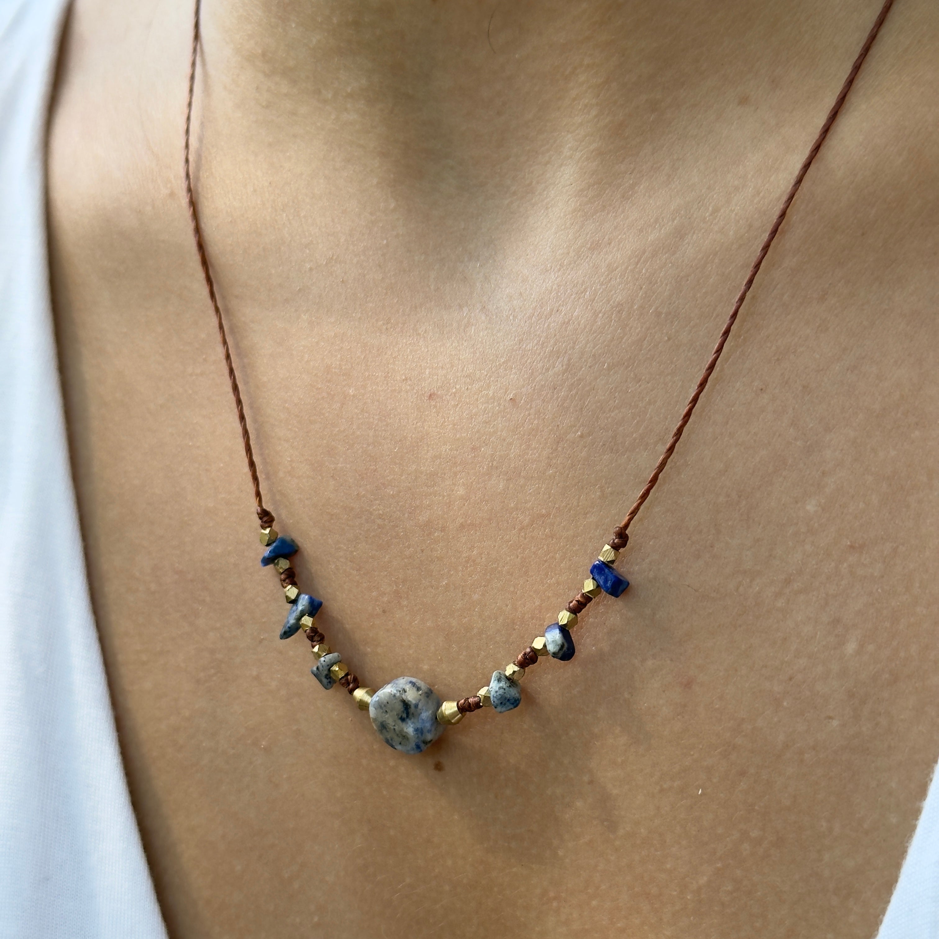 Edelsteinkette mit Messingperlen